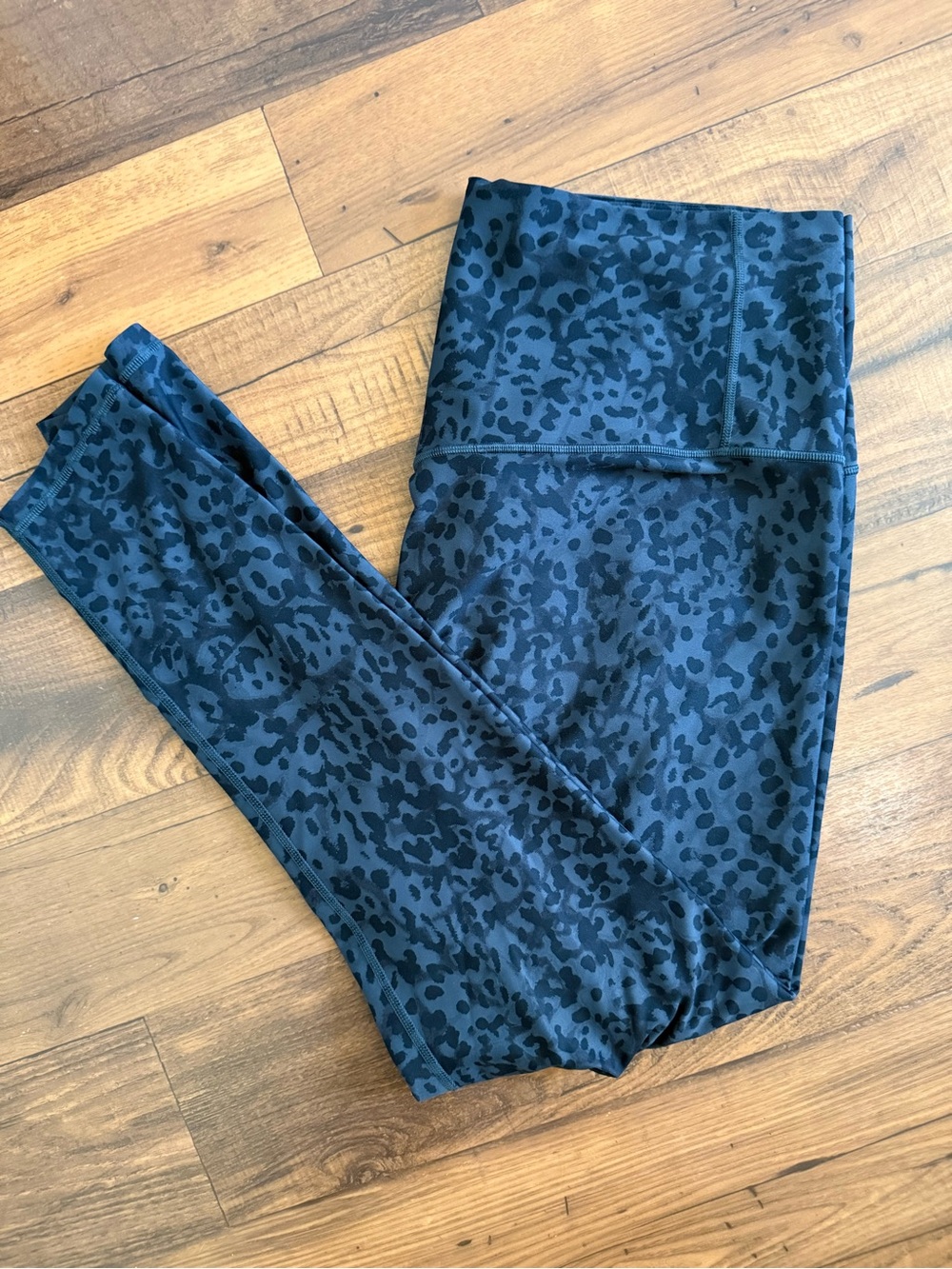 Old Navy Active Black Animal-Print Leggings